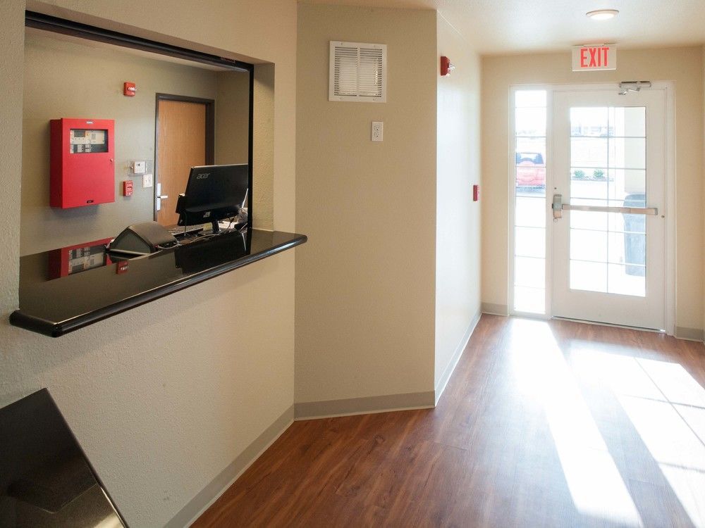 Extended Stay America Select Suites - Cleveland - Airport Fairview Park Exterior foto